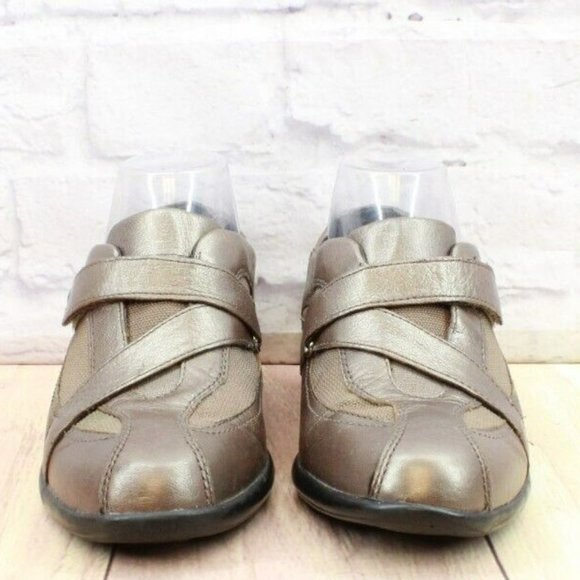 Clarks Brown Leather Slip On Hook & Loop Flat Loafer Shoes Size 7 Medium - Picture 4 of 9